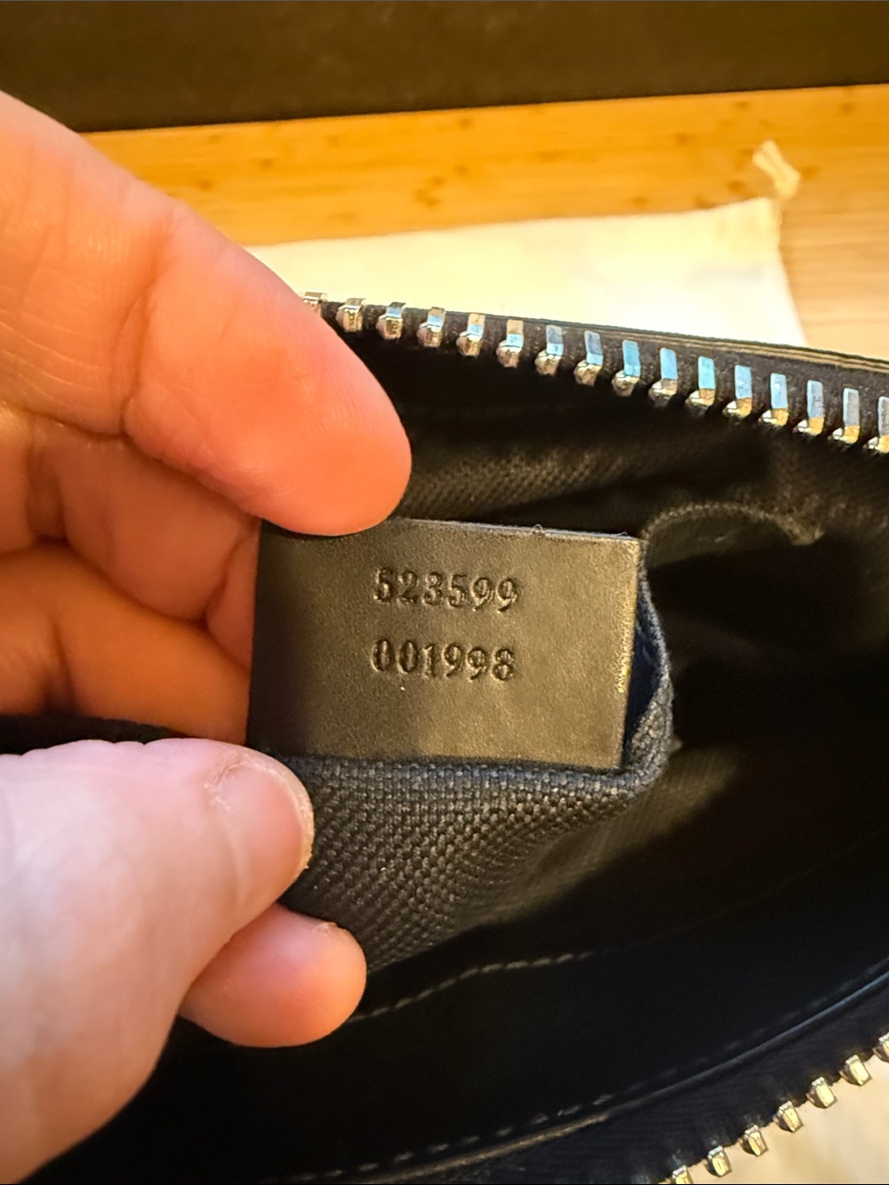 New Gucci Black GG Supreme Canvas Messenger Bag - Picture 5 of 9